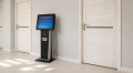 Automat biletowy z ekranem dotykowym i drukarką